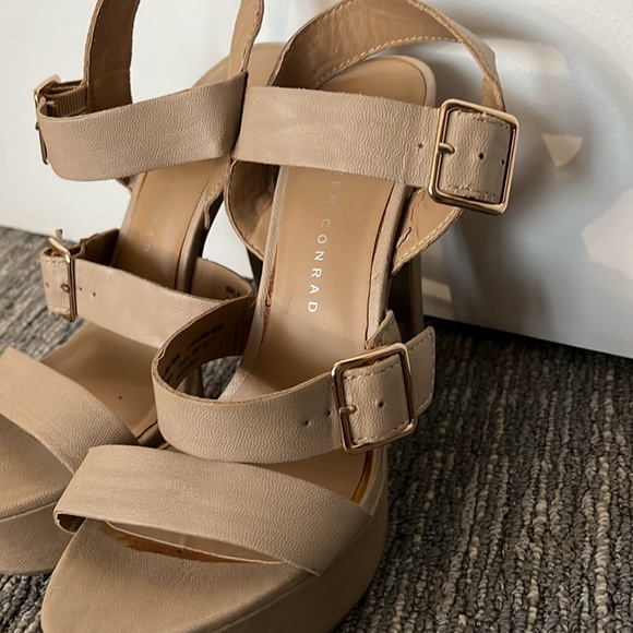 LC Lauren Conrad Heels Size 6.5 - Picture 3 of 9